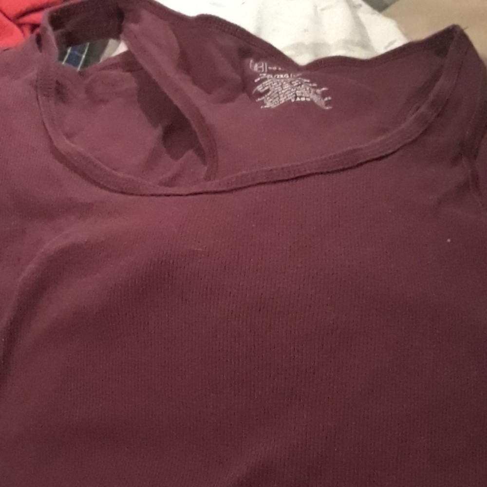 Maroon tanktop
